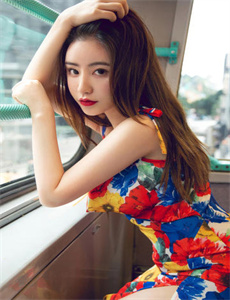 18岁的乔是个热情的女孩